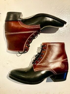 Ranch Road Boots RARE Two-Tone Leather Lace-Up Ankle Booties in Black & Brown